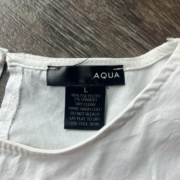 White top - Picture 2 of 3